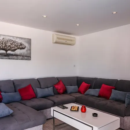 House Pako Marina